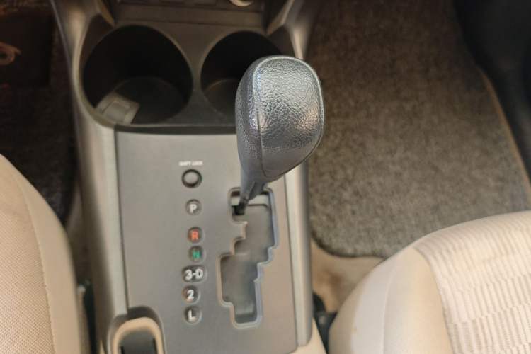 Used Toyota RAV4 2011 2.0L Automatic Classic Edition Gear Lever