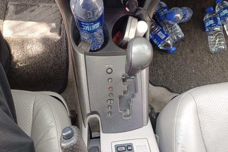 Used Toyota RAV4 2011 2.0L Automatic Luxury Edition Gear Lever