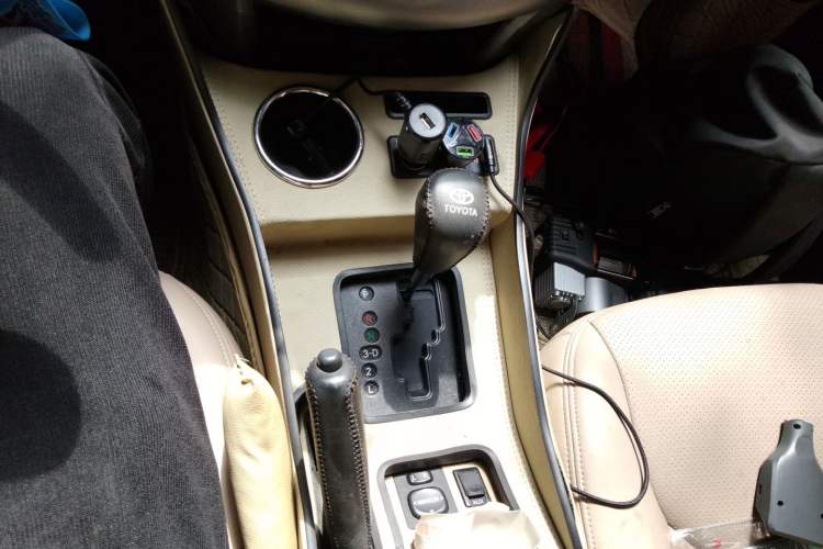 Used Toyota RAV4 2011 2.0L Automatic Classic Edition Gear Lever