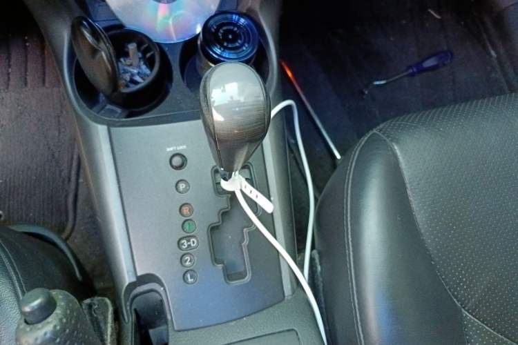 Used Toyota RAV4 2011 2.4L Automatic 4x4 Supreme Edition Gear Lever