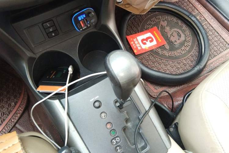 Used Toyota RAV4 2011 2.4L Automatic 4x4 Luxury Edition Gear Lever