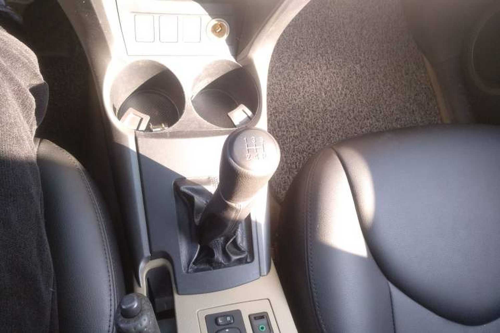 Used Toyota RAV4 2011 2.0L Manual Classic Edition Gear Lever