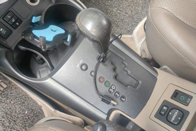 Used Toyota RAV4 2011 2.0L Automatic Luxury Edition Gear Lever