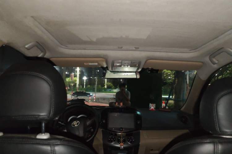 Used Toyota RAV4 2011 2.4L Automatic 4x4 Luxury Edition Headliner