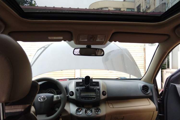 Used Toyota RAV4 2011 2.4L Automatic 4x4 Luxury Edition Headliner
