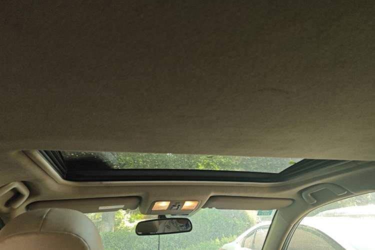 Used Toyota RAV4 2011 2.4L Manual 4x4 Luxury Edition Headliner