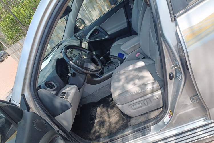 Used Toyota RAV4 2011 2.0L Automatic Luxury Edition Left Front Seat