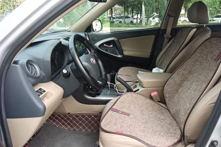 Used Toyota RAV4 2011 2.4L Automatic 4x4 Supreme Navigation Edition Left Front Seat