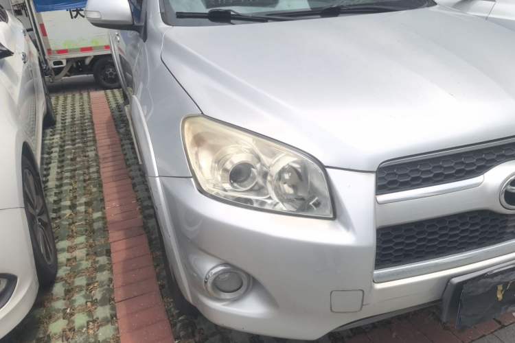 Used Toyota RAV4 2011 2.0L Automatic 4x4 Edition Right Front Headlight