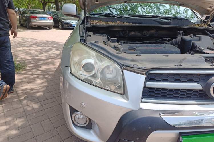 Used Toyota RAV4 2011 2.0L Automatic Luxury Edition Right Front Headlight