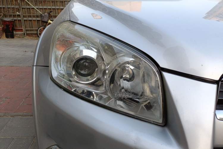 Used Toyota RAV4 2011 2.4L Automatic 4x4 Supreme Edition Right Front Headlight