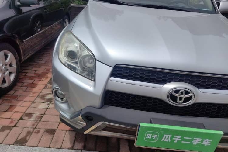 Used Toyota RAV4 2011 2.0L Automatic 4x4 Edition Right Front Headlight