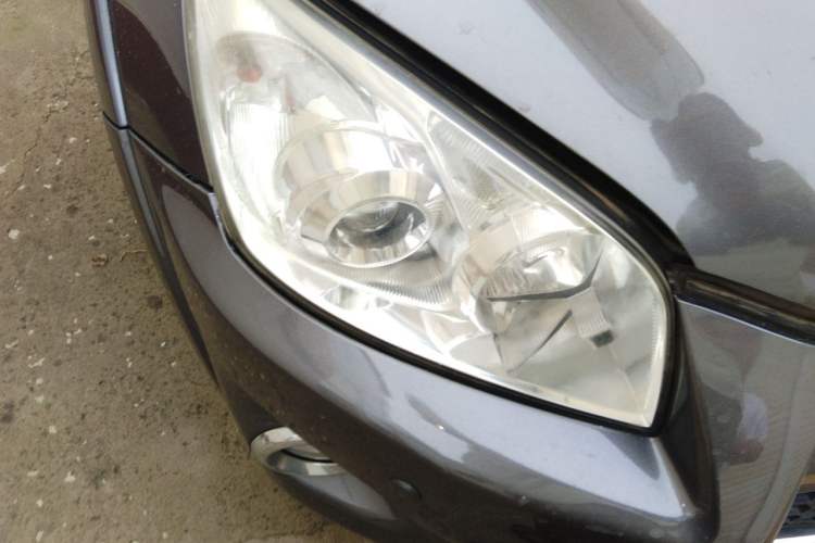 Used Toyota RAV4 2011 2.4L Automatic 4x4 Luxury Edition Right Front Headlight