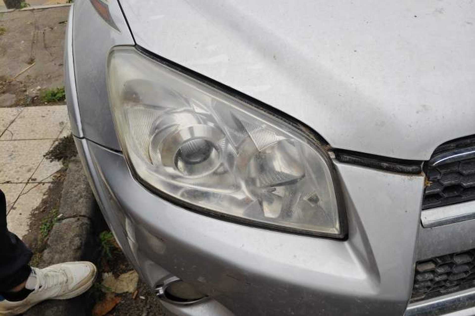 Used Toyota RAV4 2011 2.4L Automatic 4x4 Luxury Edition Right Front Headlight