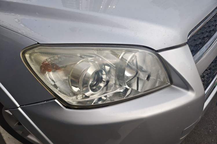 Used Toyota RAV4 2011 2.4L Automatic 4x4 Supreme Edition Right Front Headlight
