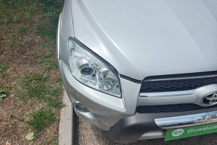 Used Toyota RAV4 2011 2.4L Automatic 4x4 Supreme Edition Right Front Headlight