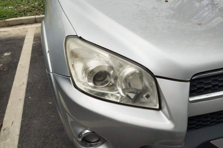 Used Toyota RAV4 2011 2.0L Automatic 4x4 Edition Right Front Headlight