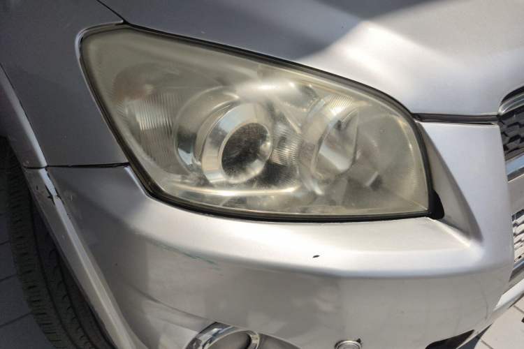 Used Toyota RAV4 2011 2.4L Automatic 4x4 Luxury Edition Right Front Headlight