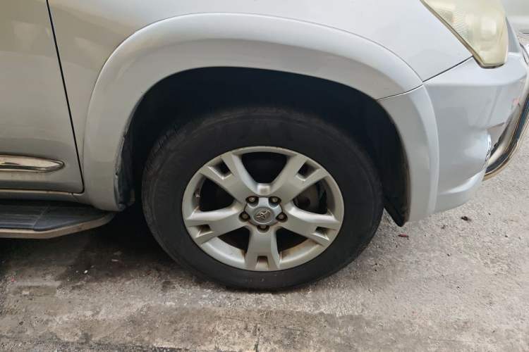 Used Toyota RAV4 2011 2.0L Automatic 4x4 Edition Right Front Wheel Hub