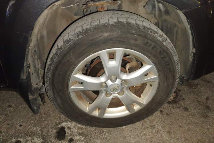 Used Toyota RAV4 2011 2.0L Automatic Luxury Edition Right Front Wheel Hub