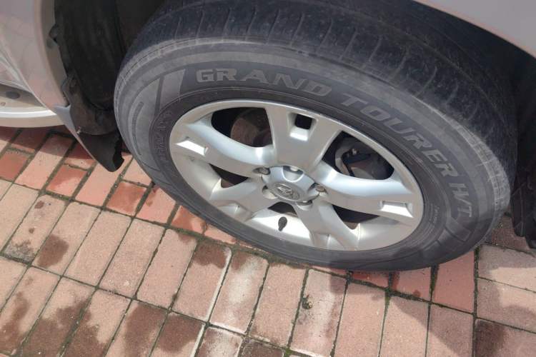 Used Toyota RAV4 2011 2.0L Automatic 4x4 Edition Right Front Wheel Hub