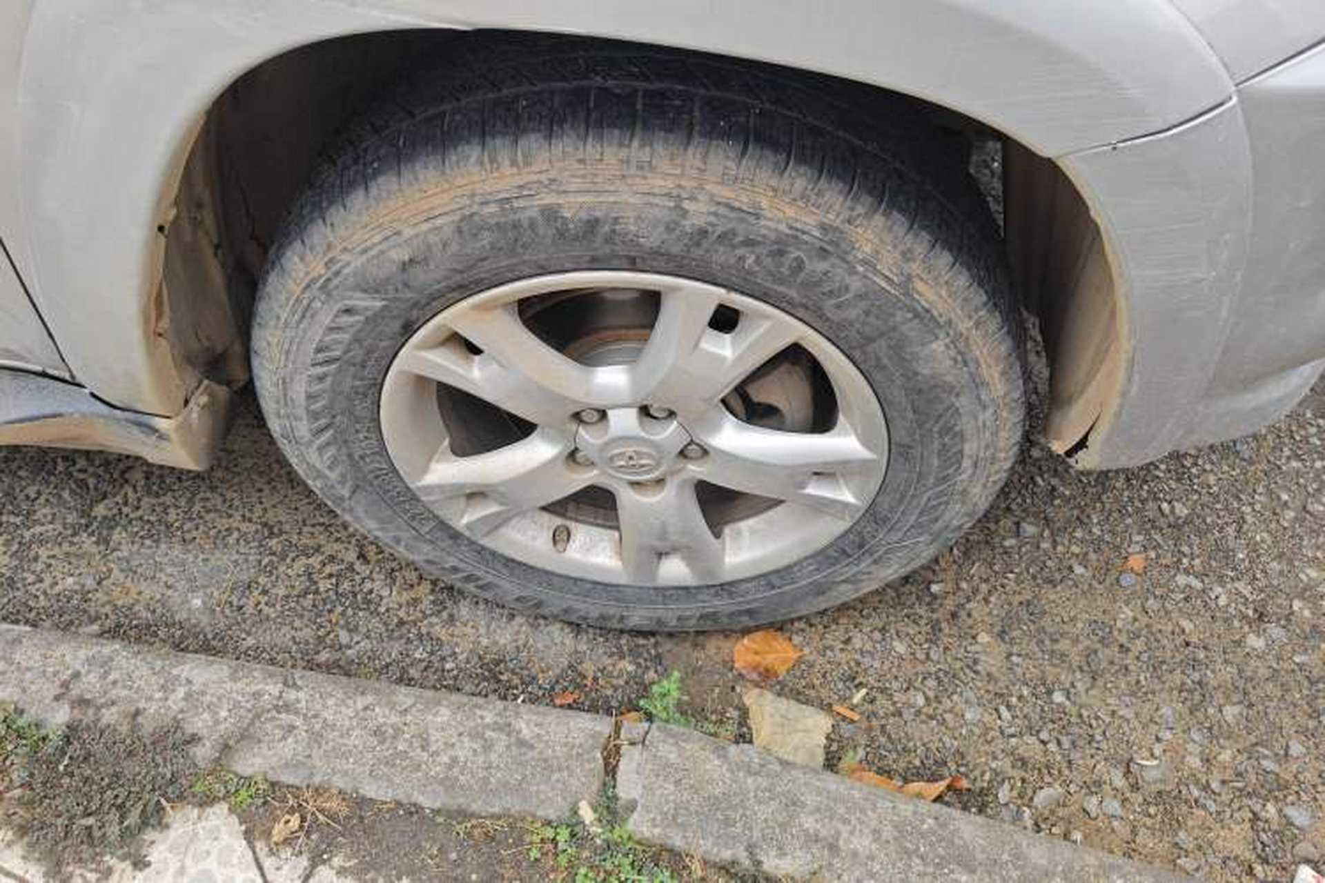 Used Toyota RAV4 2011 2.4L Automatic 4x4 Luxury Edition Right Front Wheel Hub