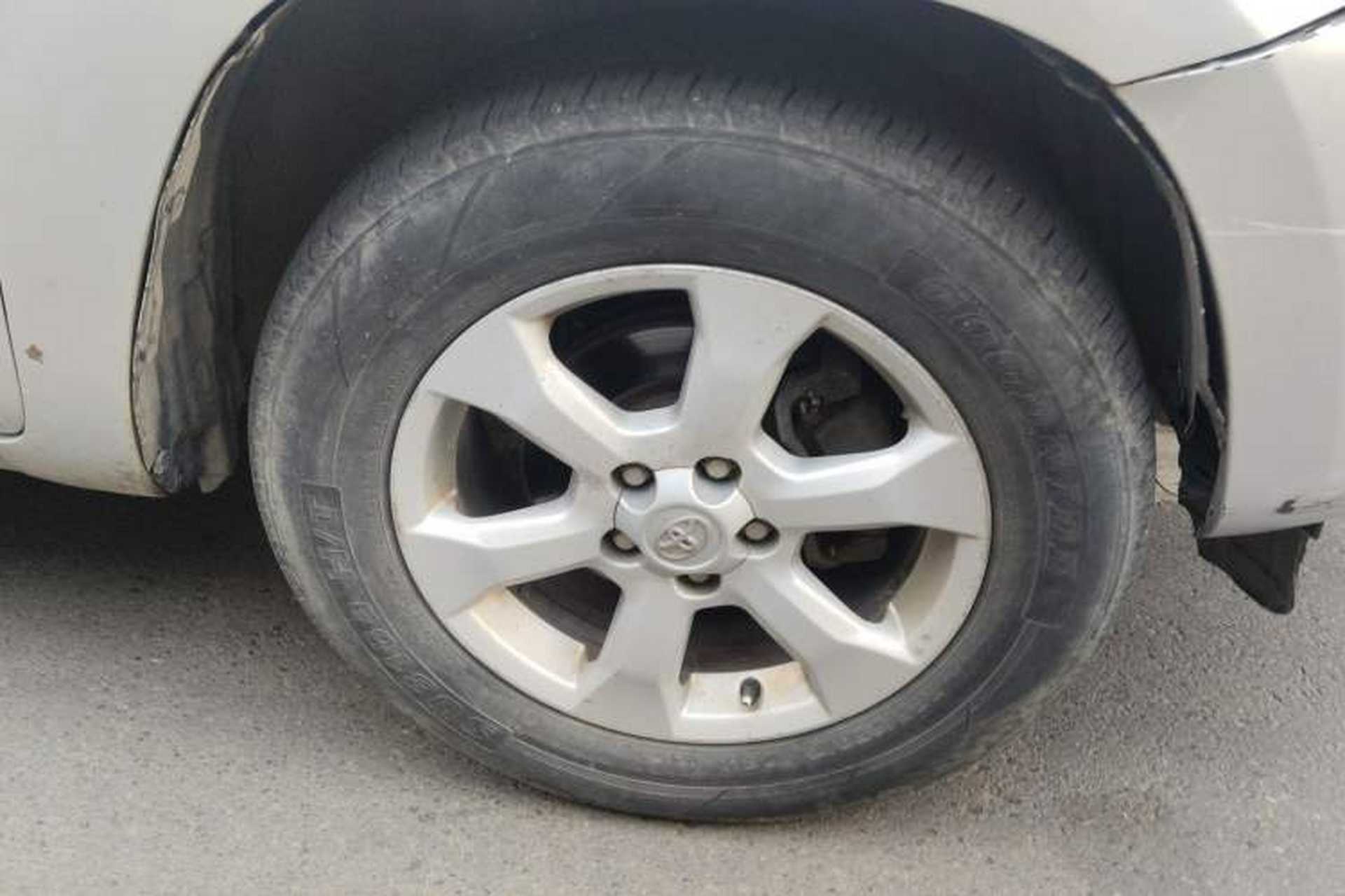 Used Toyota RAV4 2011 2.0L Manual Classic Edition Right Front Wheel Hub