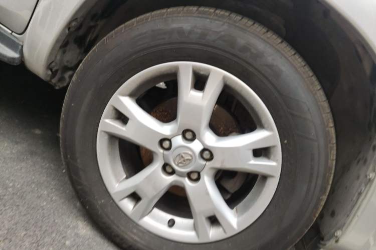 Used Toyota RAV4 2011 2.0L Automatic 4x4 Edition Right Front Wheel Hub