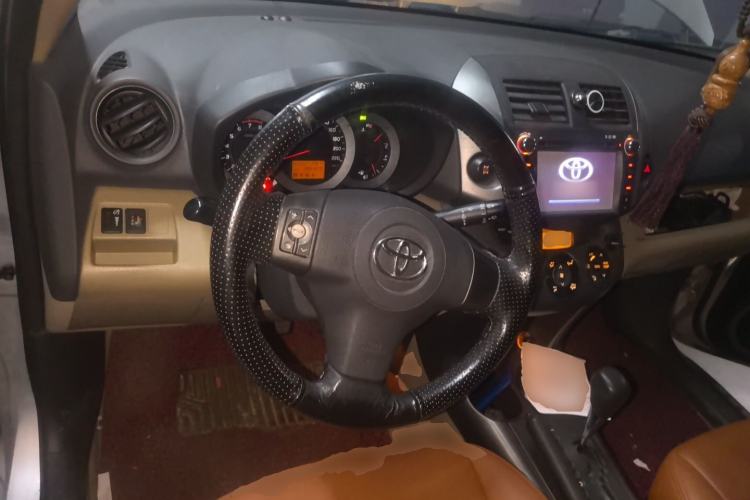 Used Toyota RAV4 2011 2.0L Automatic 4x4 Edition Steering Wheel