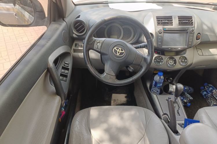Used Toyota RAV4 2011 2.0L Automatic Luxury Edition Steering Wheel