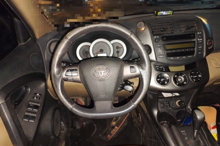 Used Toyota RAV4 2011 2.0L Automatic Luxury Edition Steering Wheel