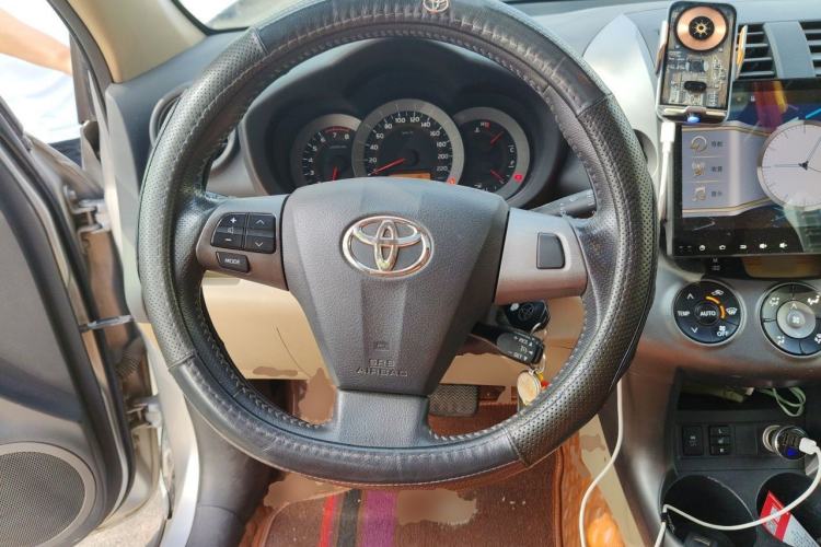Used Toyota RAV4 2011 2.0L Automatic Luxury Edition Steering Wheel