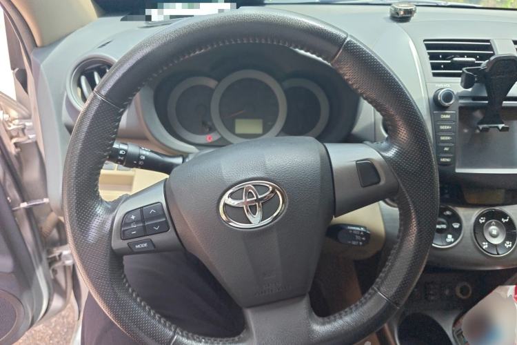 Used Toyota RAV4 2011 2.4L Automatic 4x4 Supreme Edition Steering Wheel