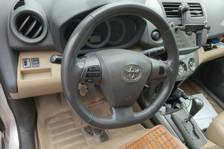 Used Toyota RAV4 2011 2.4L Automatic 4x4 Luxury Edition Steering Wheel