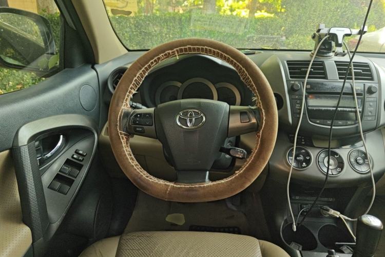 Used Toyota RAV4 2011 2.4L Manual 4x4 Luxury Edition Steering Wheel