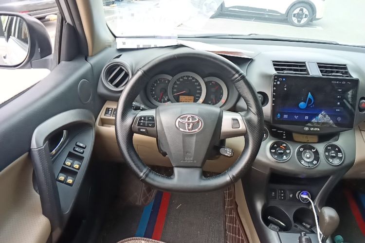 Used Toyota RAV4 2011 2.4L Automatic 4x4 Supreme Navigation Edition Steering Wheel