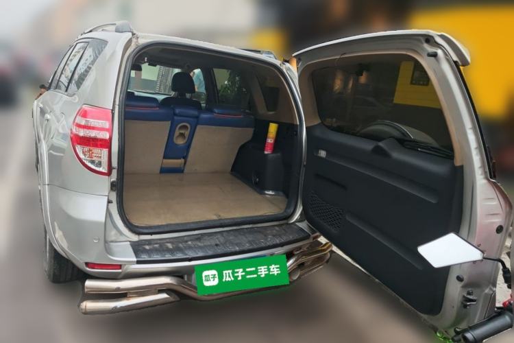 Used Toyota RAV4 2011 2.0L Automatic 4x4 Edition Trunk