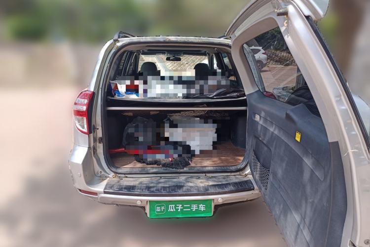 Used Toyota RAV4 2011 2.0L Automatic Luxury Edition Trunk