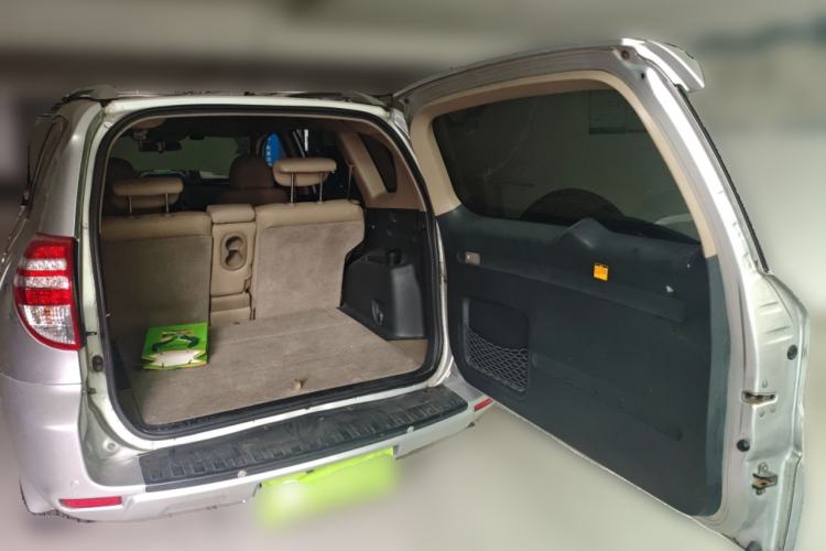 Used Toyota RAV4 2011 2.0L Automatic Classic Edition Trunk