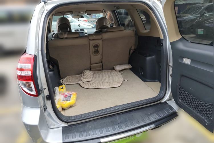 Used Toyota RAV4 2011 2.0L Automatic Classic Edition Trunk