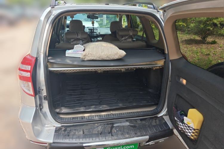 Used Toyota RAV4 2011 2.4L Automatic 4x4 Supreme Edition Trunk