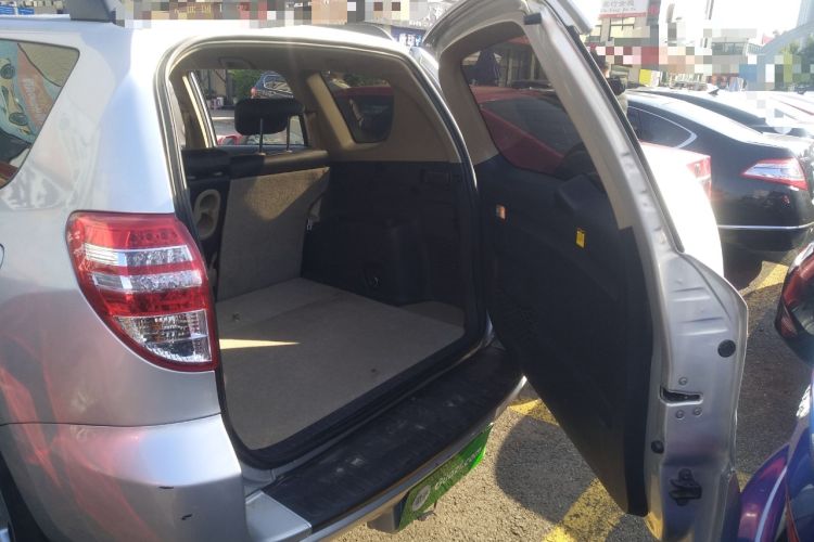 Used Toyota RAV4 2011 2.0L Manual Classic Edition Trunk