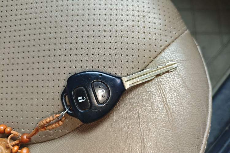 Used Toyota RAV4 2011 2.4L Automatic 4x4 Luxury Edition Vehicle Key