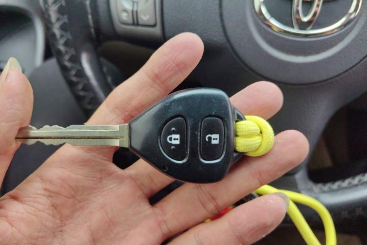 Used Toyota RAV4 2011 2.0L Automatic Classic Edition Vehicle Key