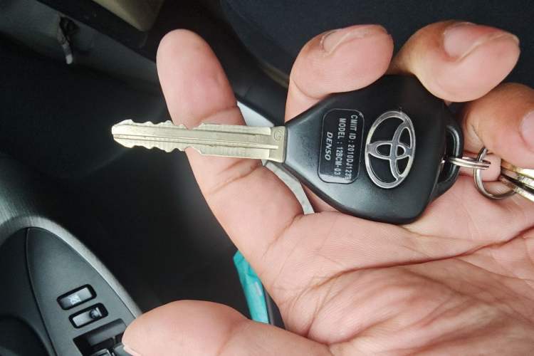 Used Toyota RAV4 2011 2.0L Automatic 4x4 Edition Vehicle Key