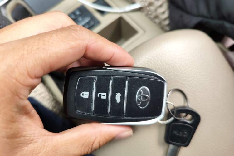 Used Toyota RAV4 2011 2.0L Automatic Classic Edition Vehicle Key