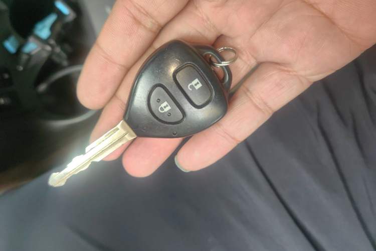Used Toyota RAV4 2011 2.0L Automatic Luxury Edition Vehicle Key