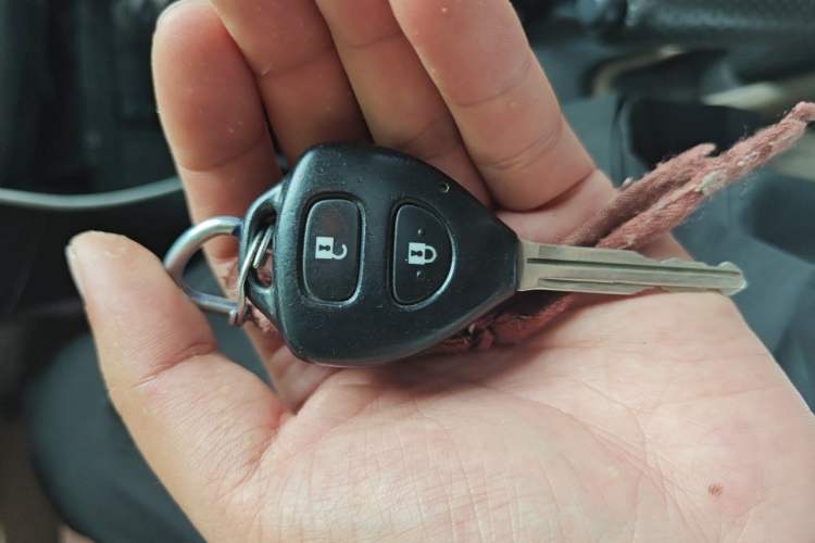 Used Toyota RAV4 2011 2.4L Manual 4x4 Luxury Edition Vehicle Key