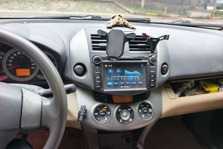 Used Toyota RAV4 2011 2.0L Automatic 4x4 Edition Audio And AC Panel