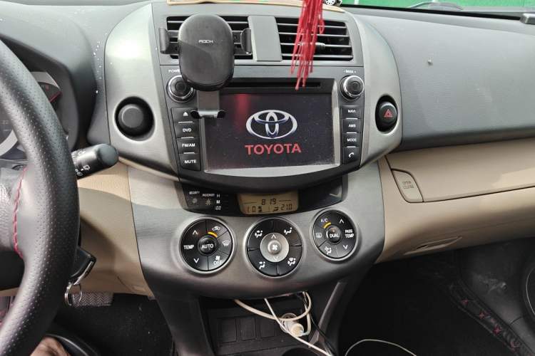 Used Toyota RAV4 2011 2.0L Automatic Classic Edition Audio And AC Panel